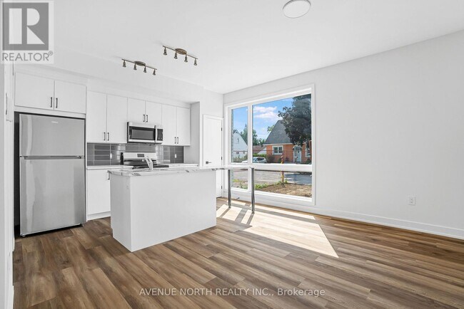 Building Photo - 391 Dieppe St