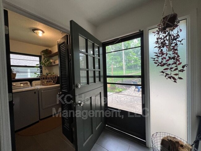 Foto del edificio - 4225 N Grand Ave