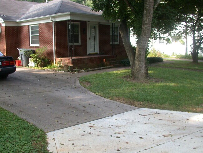 Elevación delantera con entrada - 2018 Kensington Dr