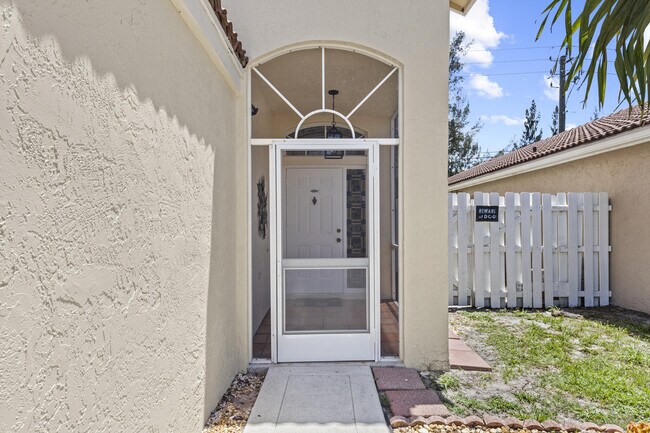 Foto del edificio - 7842 Springfield Lake Dr
