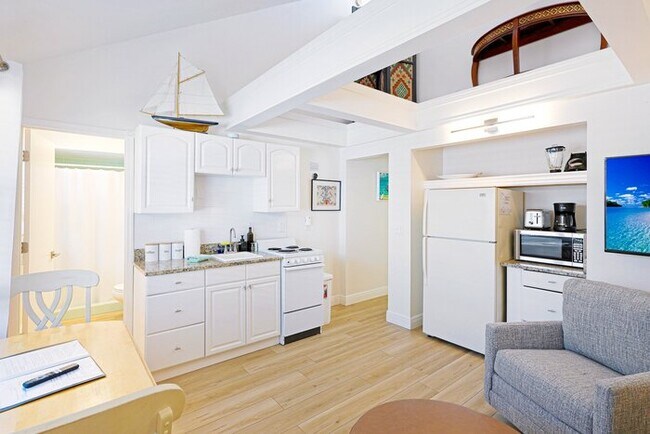 Building Photo - 1BR- 6905 C