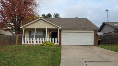 Building Photo - 1205 Meadow Lake Dr