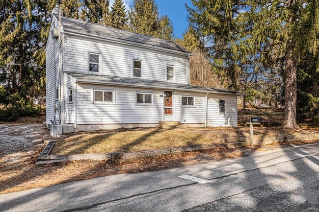 Charming 3-Bedroom Home in Quiet Neighborhood - Charming 3-Bedroom Home in Quiet Neighborhood