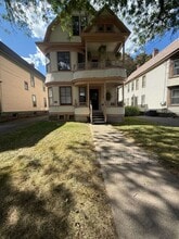 Building Photo - 1075 Park Ave