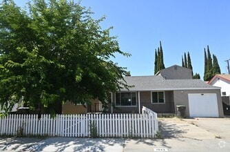 Building Photo - 1943 W Sonoma Ave