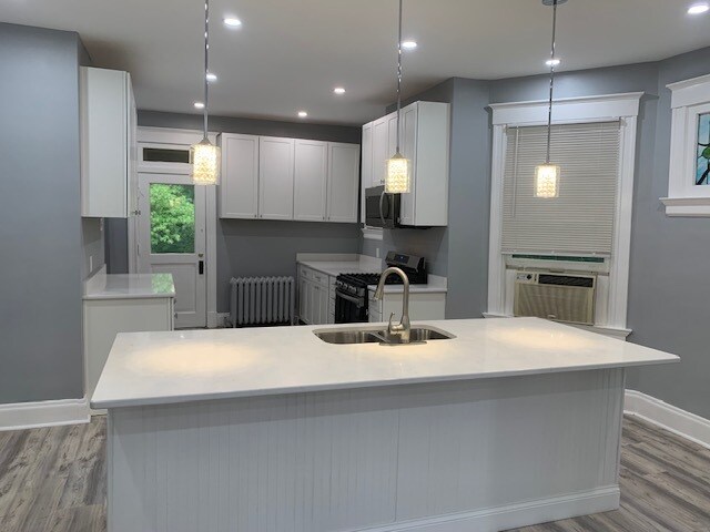 BRAND new, fully renovated Kitchen! - 1660 Bruce Ave