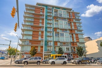 Building Photo - 180 E 2nd Ave