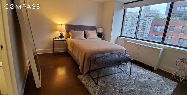 Building Photo - Great view