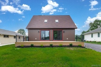 Building Photo - 4017 W River Pkwy