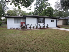 Building Photo - 1309 San Antonio St