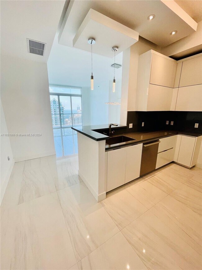 Building Photo - 335 S Biscayne Blvd