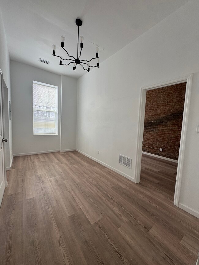 Photo - 839 S Jackson St Apartment