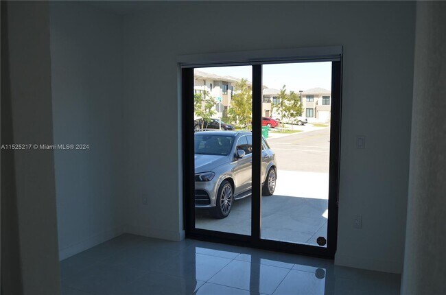 Foto del edificio - 1115 NW 1st St