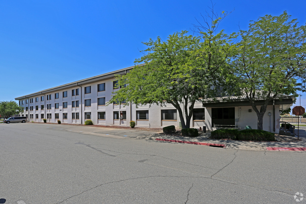 Building Photo - DeCa West McClellan Commissaries - Bldg 924