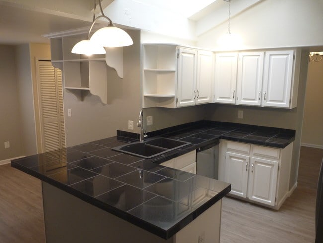 Kitchen - 4871 W 98th Ave