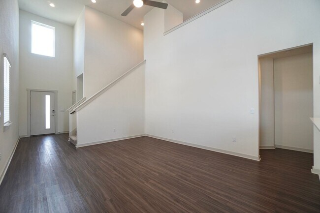 Foto del edificio - 7612 Lowenfield Dr