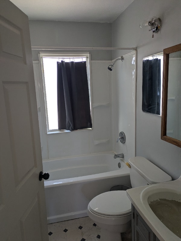 Foto del edificio - 589 W 200 N