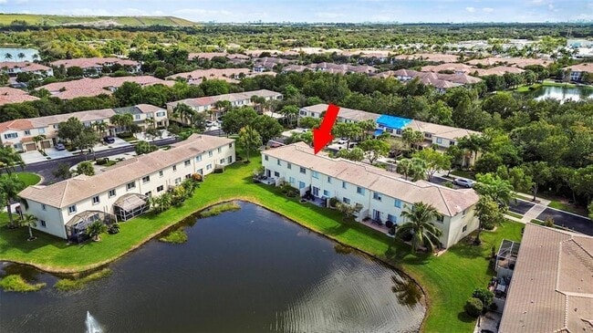 Building Photo - 4722 Lago Vista Dr