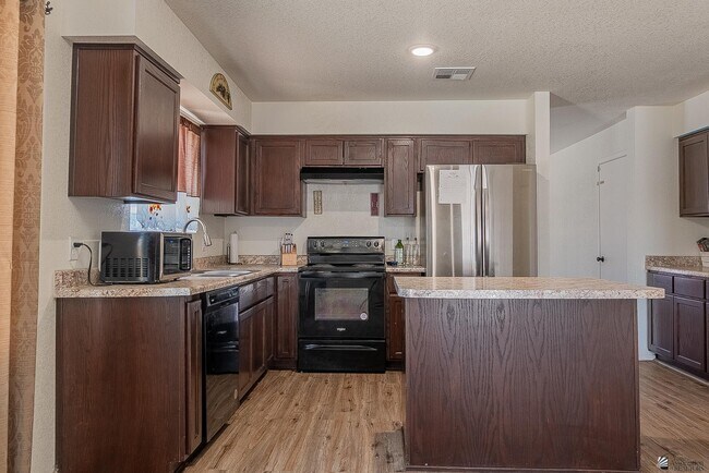 Foto del edificio - 7912 E 44th Ln
