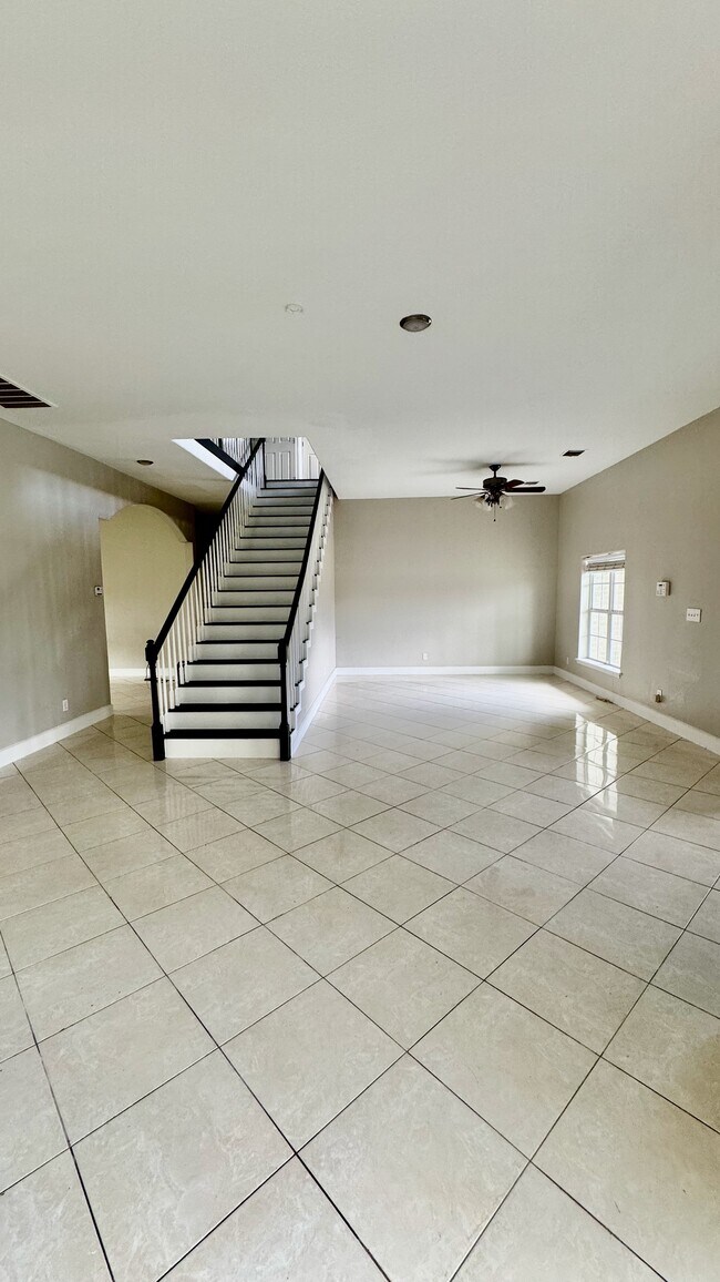 Foto del edificio - 4415 Tulip Ln