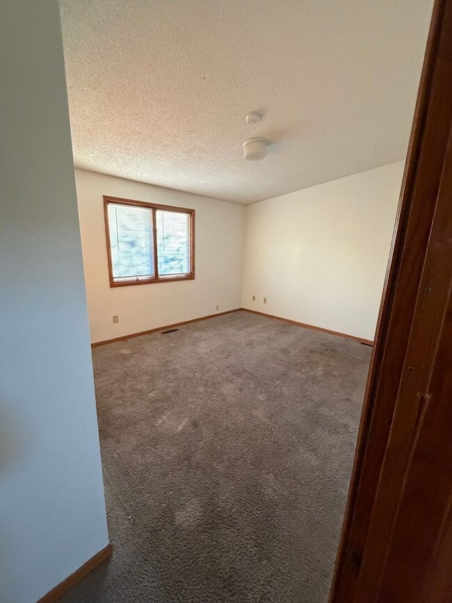 Foto del edificio - 3 Bed/2 Bath in Iowa City