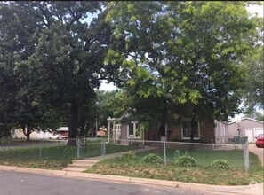 Building Photo - 316 W 64th St