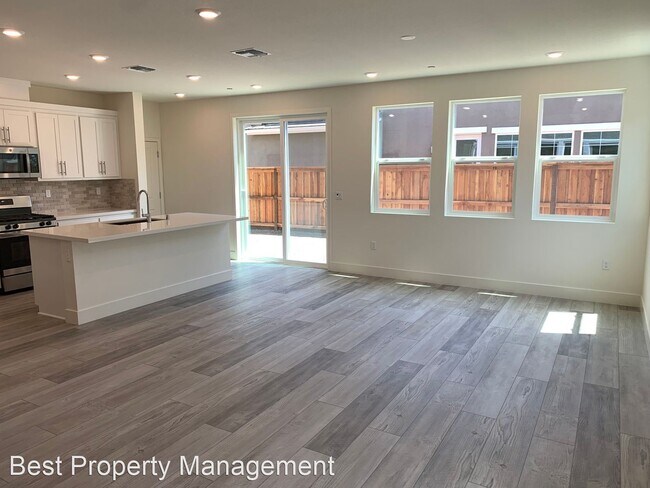 Building Photo - 4 br, 3 bath House - 2080 Marina Dr