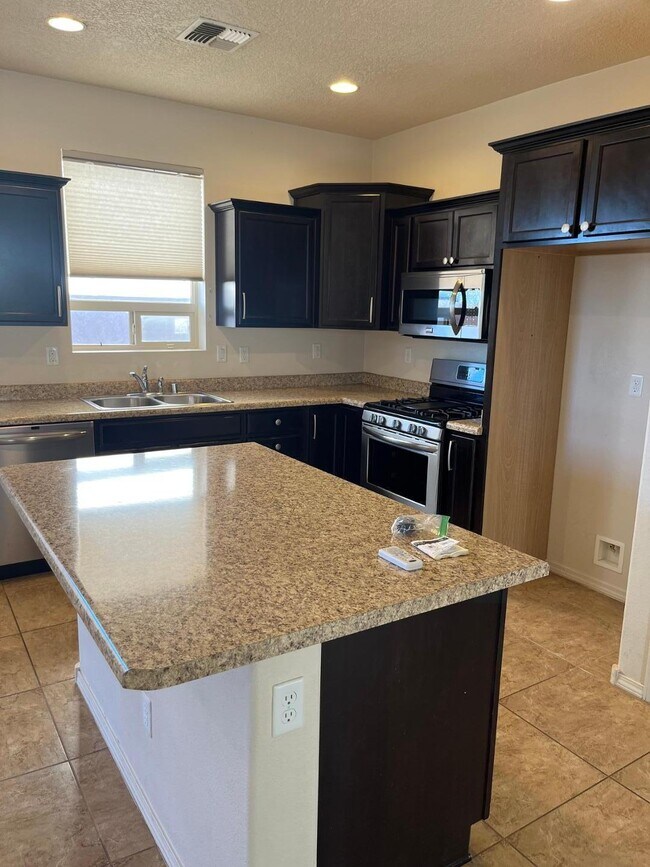 Foto del edificio - 2027 Maywood Dr SE