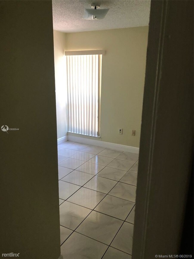 Building Photo - 3 br, 2 bath House - 9351 SW 4th Ln # 0