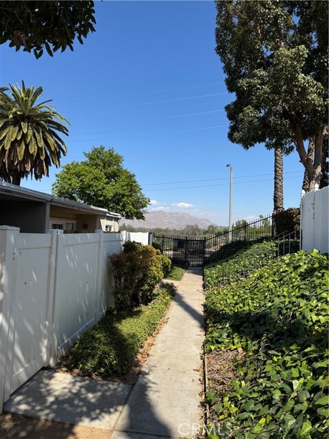 Foto del edificio - 3066 Panorama Rd
