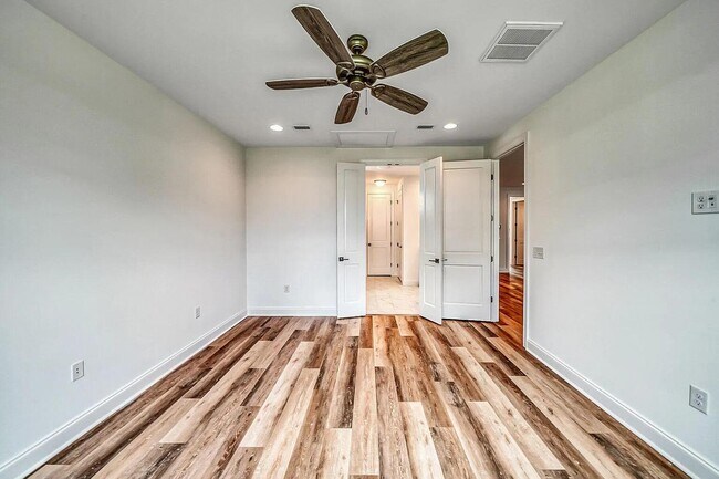 Foto del edificio - 22 Roundwood Dr