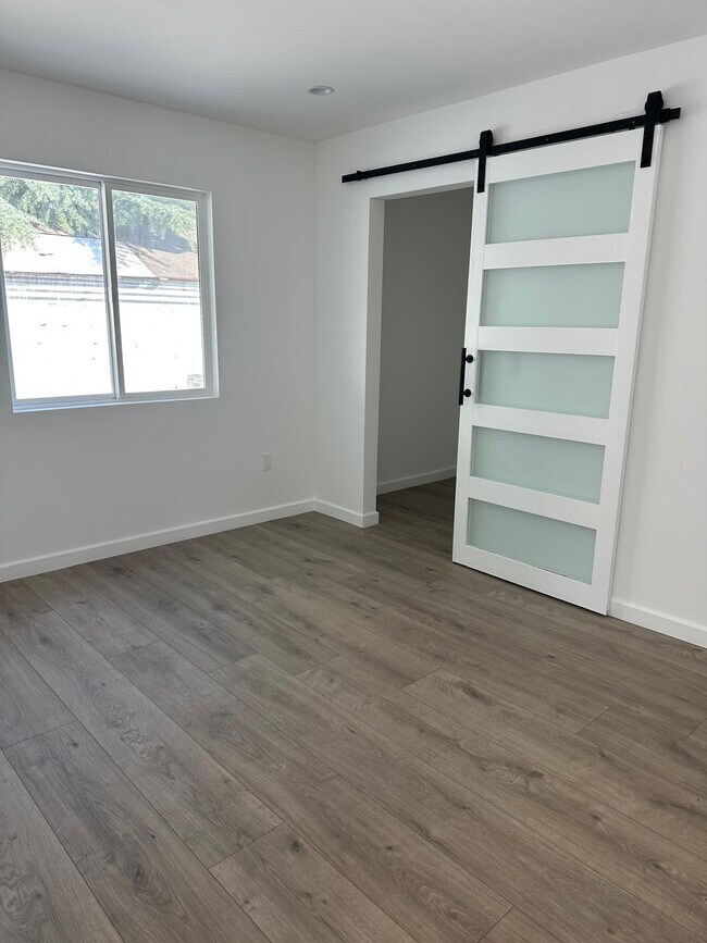 Foto del edificio - 1298 N Dominion Ave