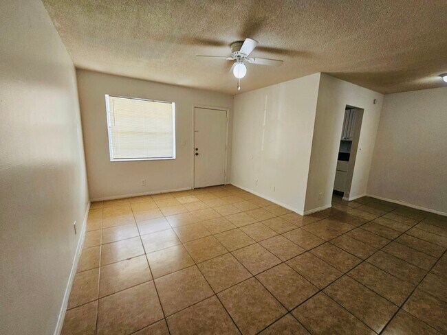 Building Photo - 4760 NW 24th Ct