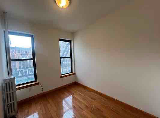 Foto del edificio - 300 E 14th St