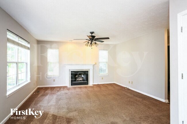 Foto del edificio - 740 Speedway Woods Dr