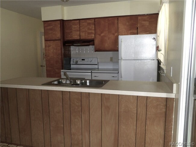 Building Photo - 9381 S Istachatta Rd
