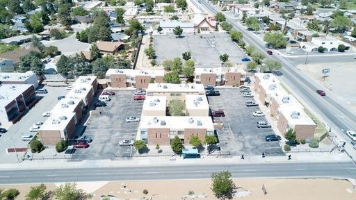 Foto del edificio - 12621 Lomas Blvd NE