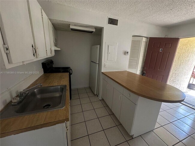 Foto del edificio - 2078 NW 43 Terrace
