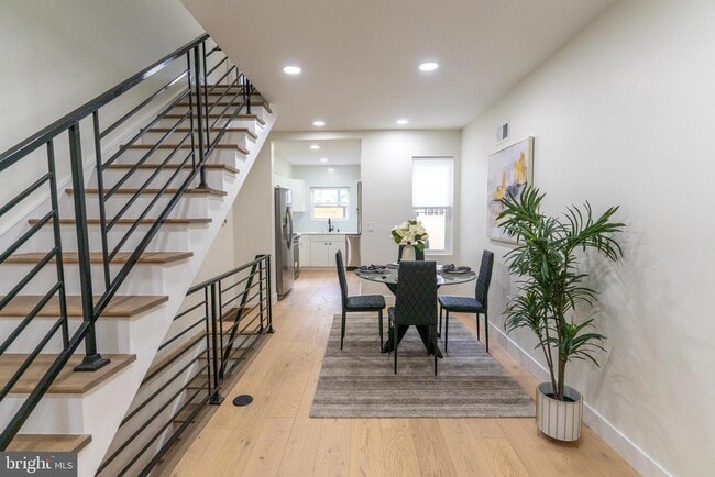 Foto del edificio - 622 McClellan St