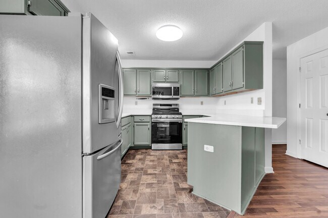 Building Photo - 7340 Roundtable Dr