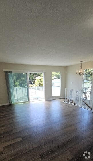 Building Photo - 497 Riverview Dr