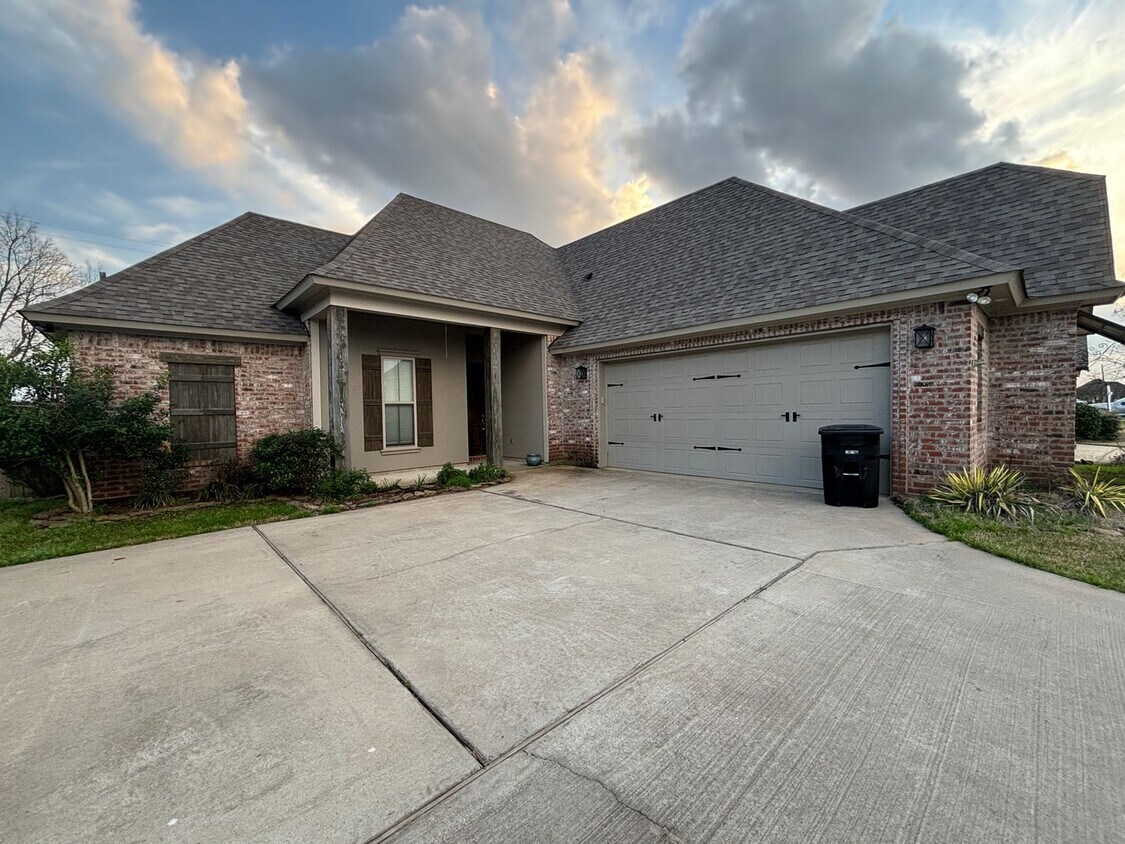 JAMESTOWNE SUBDIVISION IN NORTH BOSSIER (B... House Rental in Benton
