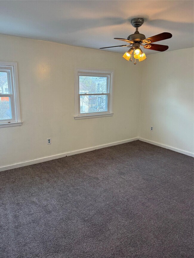 Building Photo - 13 Beattie Ave