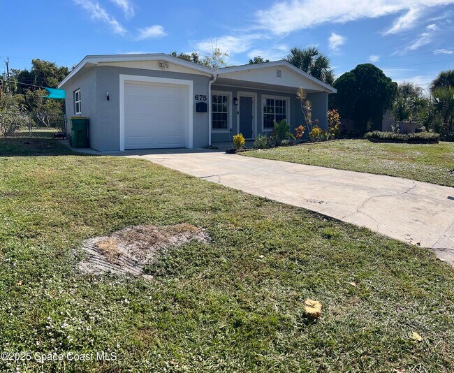 Foto del edificio - 675 Teak Dr