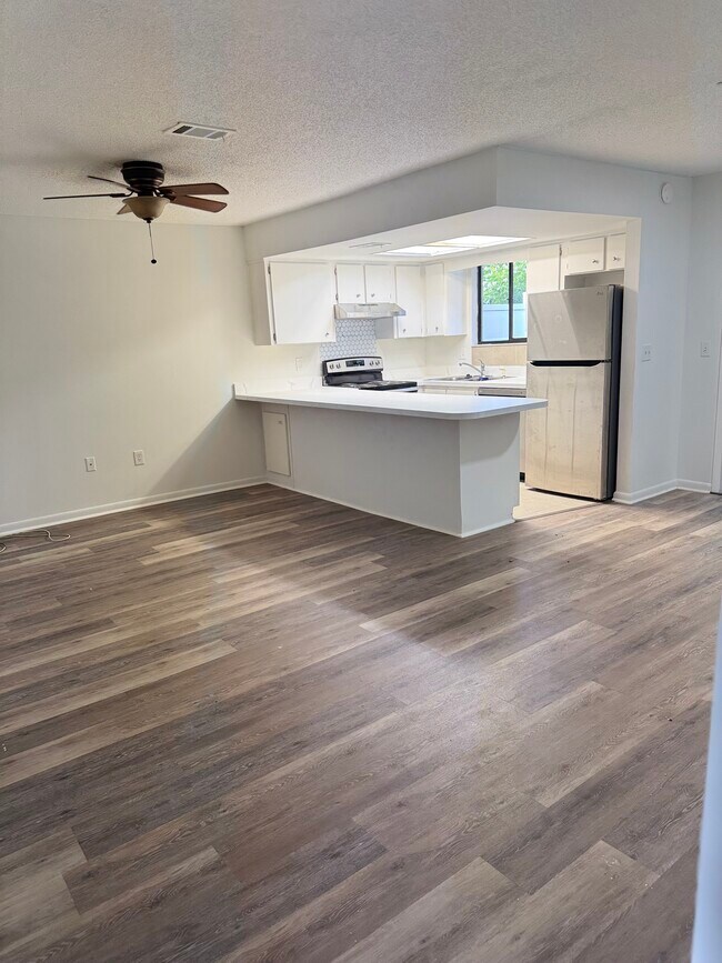 Building Photo - 20 Coral Reef Ct N