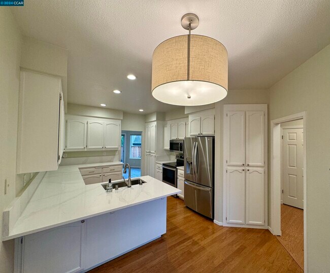 Building Photo - 1167 Shell Ln