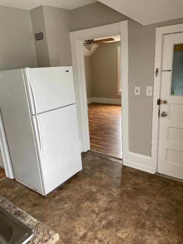 Building Photo - 1033 Redfield St