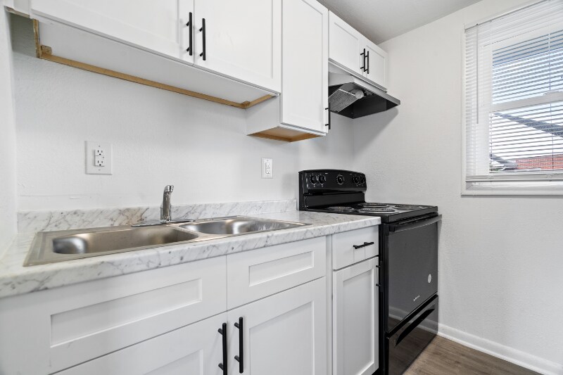 Foto principal - 102 S West St