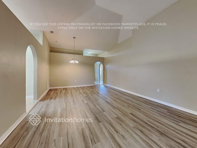 Building Photo - 2198 Maeve Cir