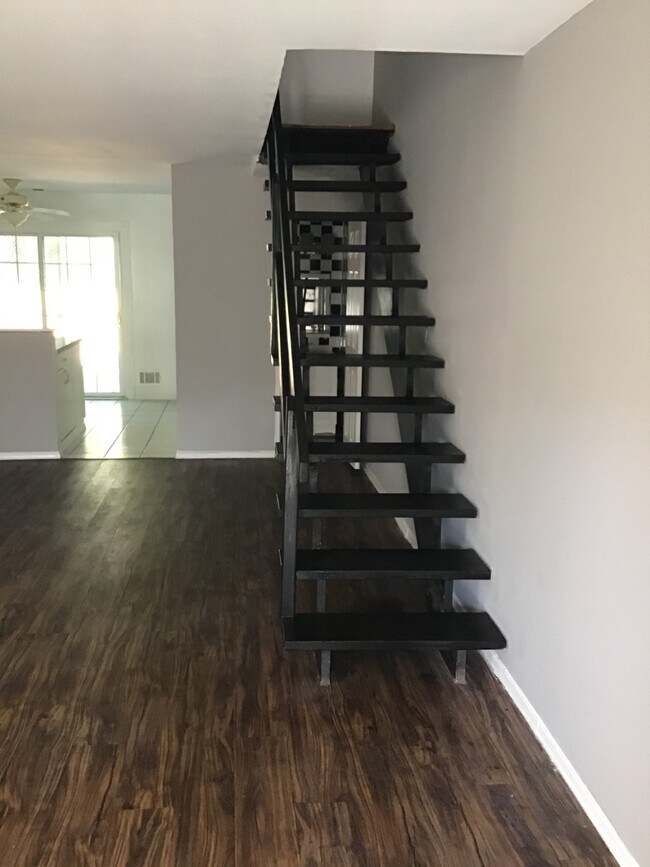 Foto del edificio - 60 Stone Ln